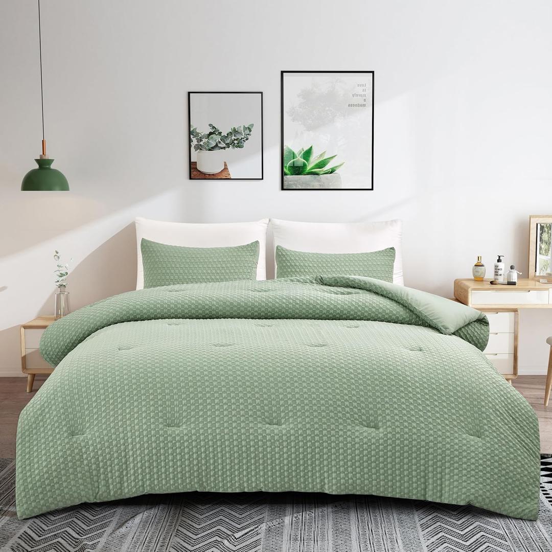 3-Piece Comforter Set  Checkered Seersucker comforters Quilt Set with Microfiber Fill  Includes 1 Comforter & 2 Pillowcases  Lightweight, Soft & Wrinkle-Resistant (Green, King)