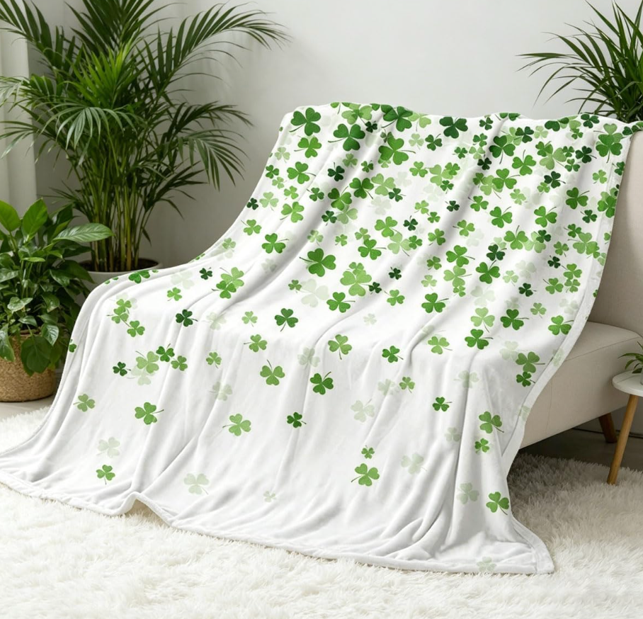 Clover Throw Blanket, Green St. Patrick's Day Blanket, Soft Flannel Blankets with Lucky Shamrock Print, Cozy Lightweight Clover Throws Blankets for Couch Bed RV Camping Bedroom, 60"x48"