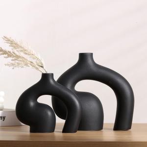 KIOXOHO Black Ceramic Vase Set 2 for Decor,Modern Abstract Vases for Home Decor,Nordic Minimalist Decor,Shelf Decor,Table Decor,Decorative Geometric Vases for Bookshelf,Mantel Décor