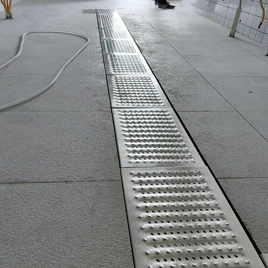 Yard Drainage Grate French Drain Cover, Wide 10 15 20 25 30 40 CM Trench Drain System Replacement Covers/ Outside Driveway Drain Channel Plate for Sidewalk Park Garden Mall, 304 Stainless Steel(58x15x