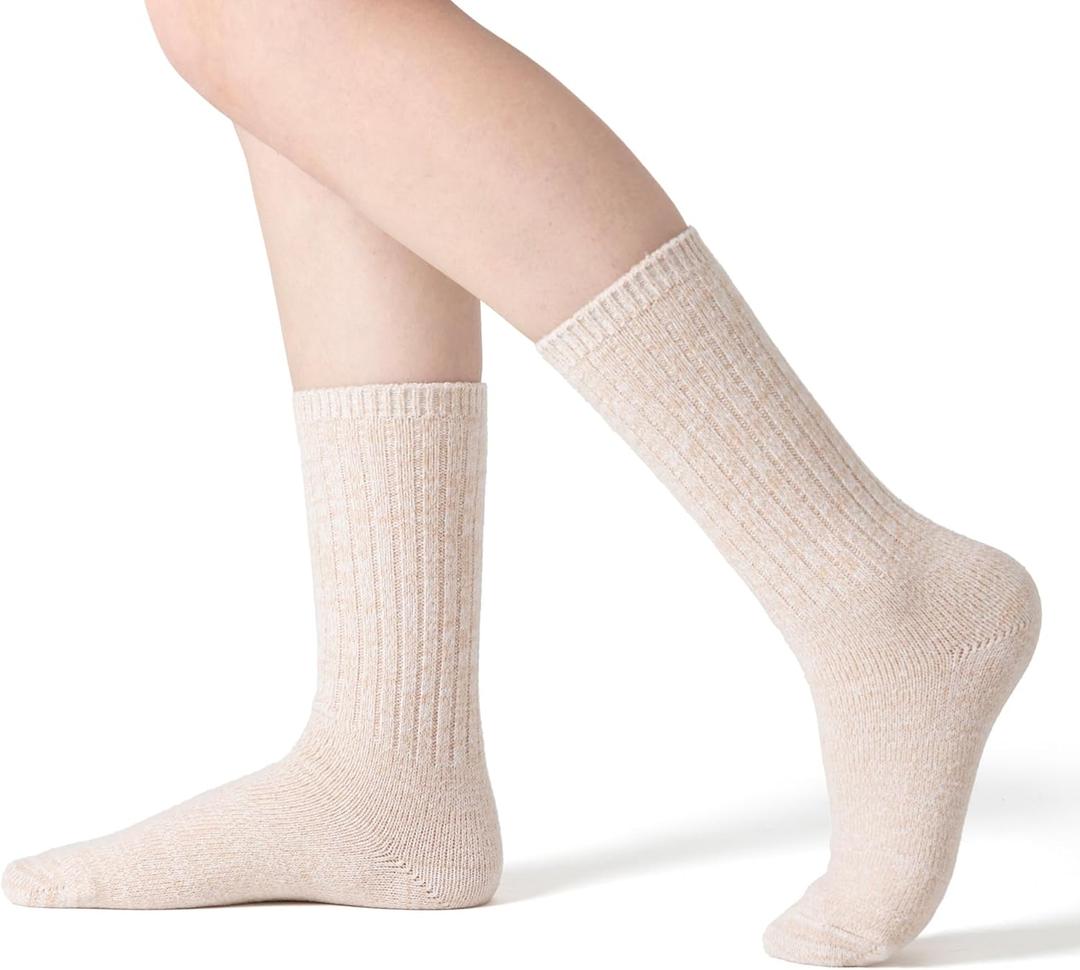 RockDove Womens Cozy Knit Calf Crew Socks with Soft Plush Feel, Warm Stretchy Comfort, Machine Washable (Oatmeal)