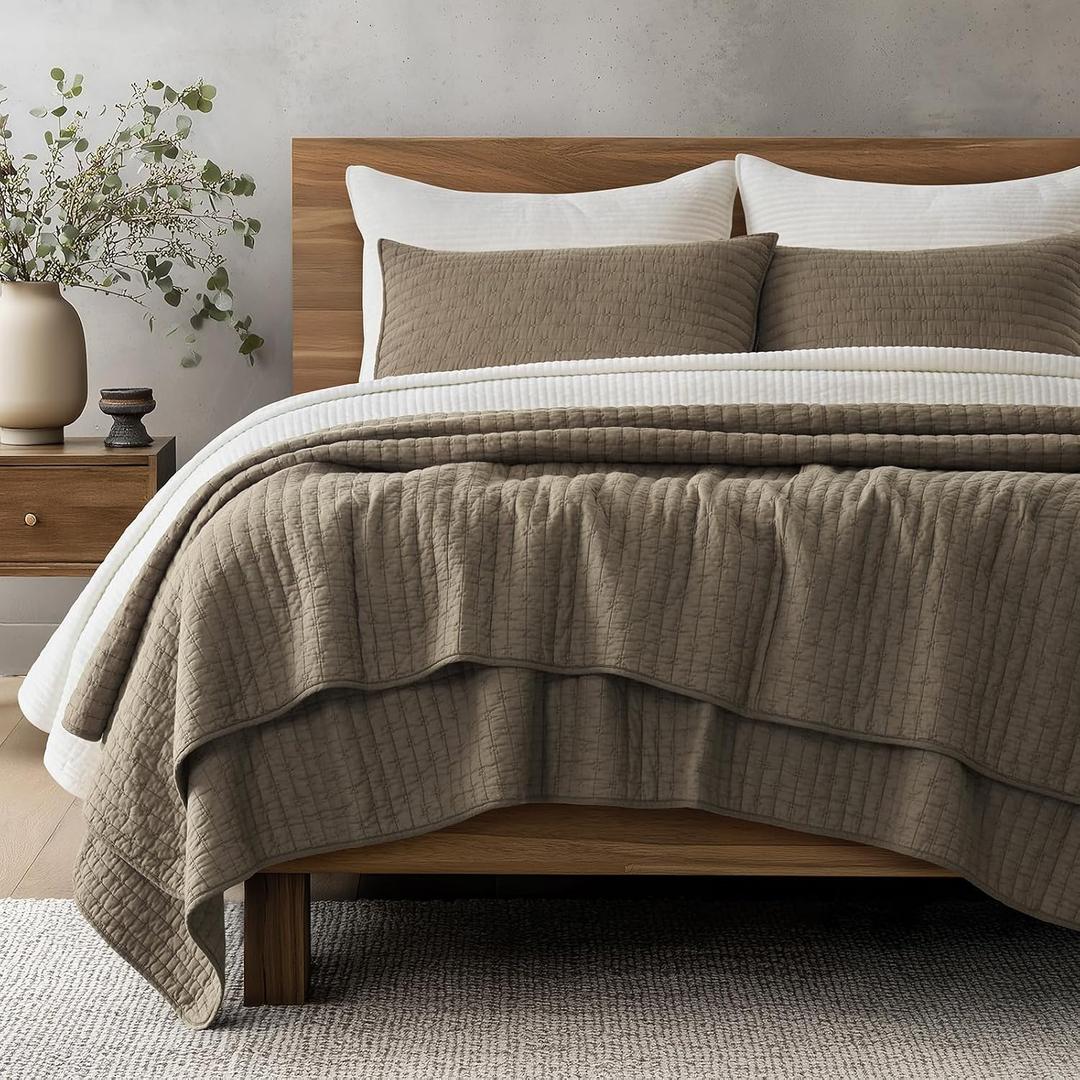 EVERGRACE Cross Stitch Pre-Washed Cotton Quilt Bedding Set King Size, Oversized 3 Pieces Lightweight Bedspread Coverlet for All Season, with 2 Matching Shams, Mocha Brown, 108"x96" | Cross Stitch, Timeless, 100% Cotton, Pre Washed, Oeko-Tex Certified, Oversized, KING/CAL KING
