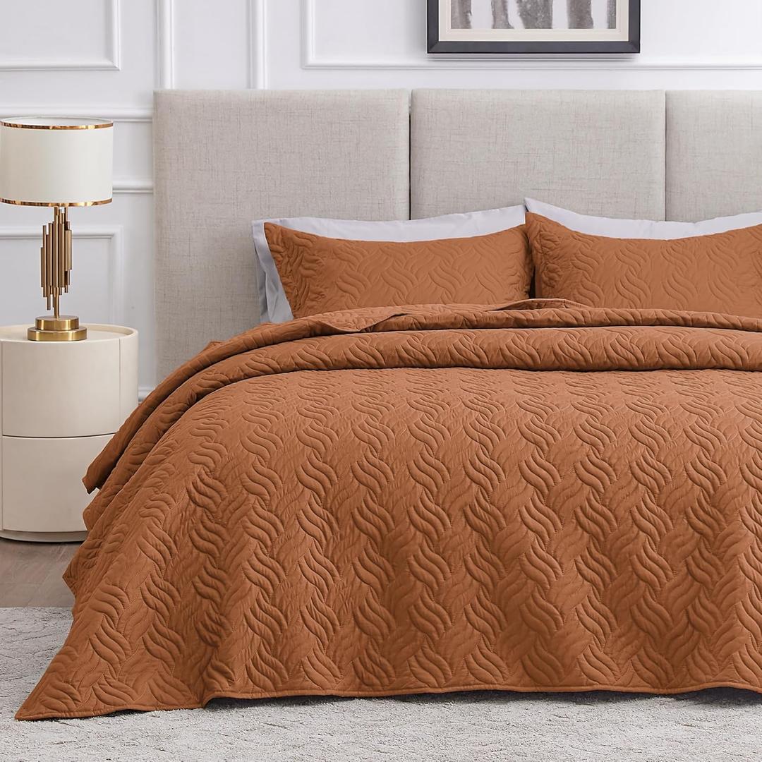 Love's cabin California King Size Quilt Bedding Set Umber Bedspreads - Cal King Summer Quilt Lightweight Bedspread- Wave Pattern Coverlet for All Season - 3 Piece (1 Quilt, 2 Pillow Shams)