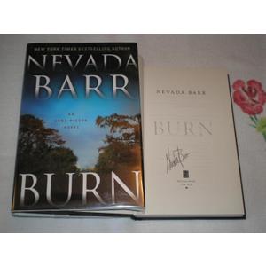 Burn: An Anna Pigeon Novel (Anna Pigeon Mysteries)
