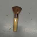 jane iredale The Handi Brush, Medium, Semi-Dense Complexion Brush for Controlled, Even Application of Powder Makeup, Vegan, Cruelty Free (Rose Gold)