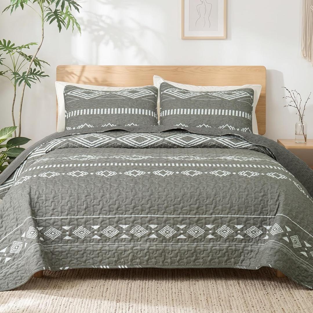 Whale Flotilla Reversible Grey Print Quilts Queen Size with 2 Pillow Shams