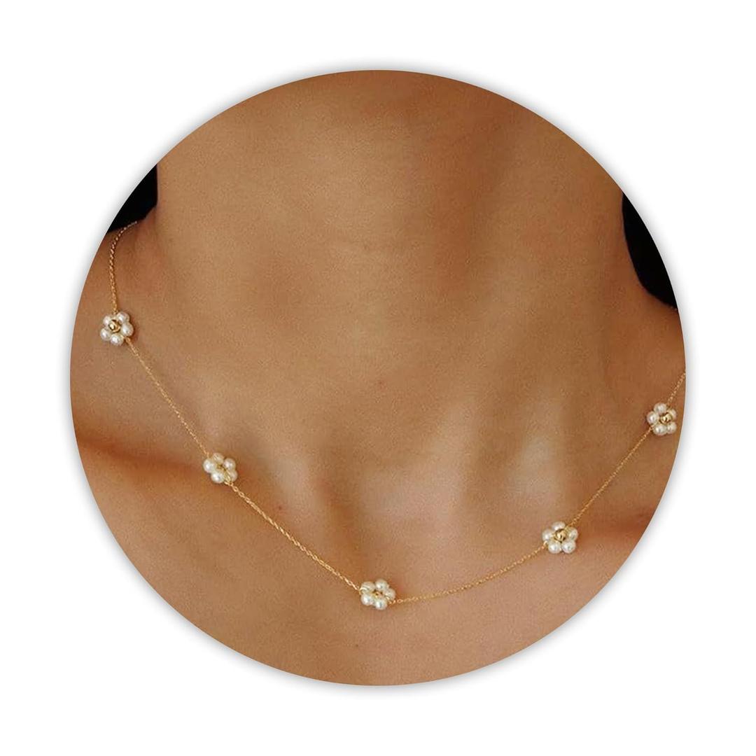 SmileBelle Daisy Pearl Necklace, Dainty Pearl Choker Necklace for Women as Flower Necklace Gift, 14K Gold Plated Stainless Steel Gold Necklaces as Birthday Gifts for Her Daisy Costume Gift