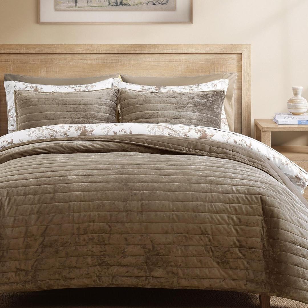 WRENSONGE Velvet Queen Quilt Set-3 Pieces Taupe Oatmeal Luxurious Velvet Striped Channel Comforter with 2 Shams, Soft Bedspread Coverlet Quilted Bedding Set for All Season