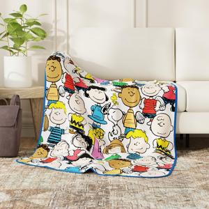Franco Collectibles Peanuts Charlie Brown, Snoopy, Lucy & Gang Super Soft Cozy Plush Throw Blanket, 40 in x 50 in, (Official Peanuts Product)