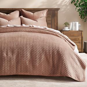 EverGrace Luxury Velvet Quilt Set King Size 3 Piece, Soft Cross-Stitch Velvet Comforter Set with Pillow Shams, Lightweight Coverlet Bedspread Bedding Set for All Seasons, Terracotta Clay
