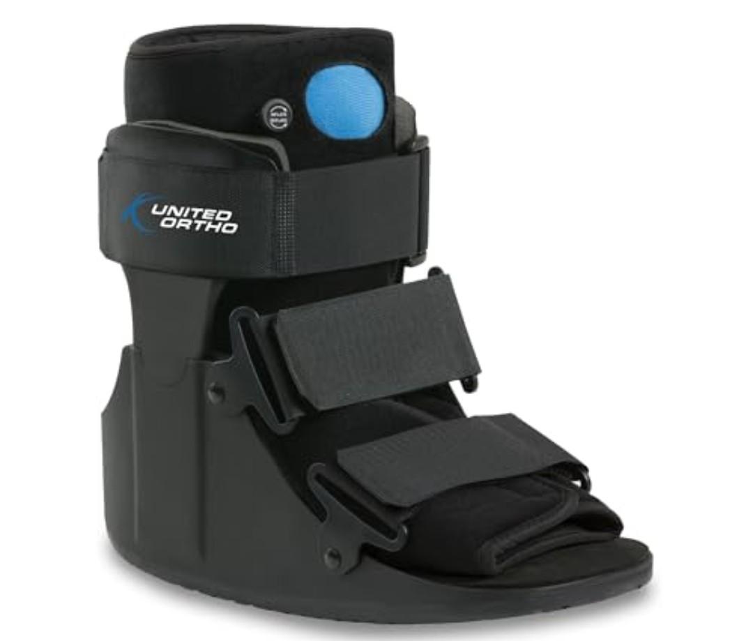United Ortho USA14115 Short Air Cam Walker Fracture Boot, Medium, Black
