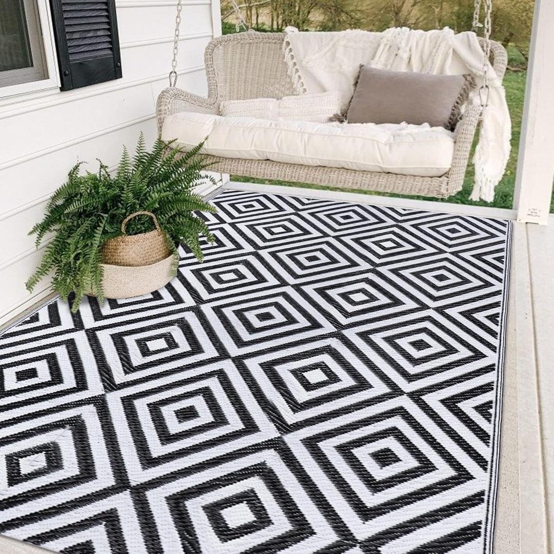 Reversible Mats for Outdoor Patio, Plastic Straw Modern Area Rug, Floor Mat for RV, Backyard, Deck, Picnic, Beach, Trailer, Camping (Diamond Black & White, 4' x 6')