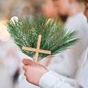 50 Pcs Easter Palm Sunday Decoration Crafts Including 25 5'' Religious Crosses and 25 9.4'' Artificial Palm Leaves Large Faux Plants Branches for Sunday Church Arrangement Party Decoration