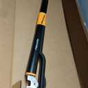 Fiskars 4-Claw Stand Up Weed Puller Tool, Gardening Hand Weeding Tool with 39" Long Ergonomic Handle with Easy-Eject Mechanism
