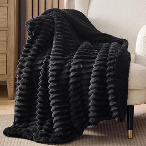 Bedsure Sherpa Throw Blanket for Couch - Super Soft Cozy Fleece Thick Warm Blanket for Winter, Plush Black Throw Gift for Women, 50x60 Inches