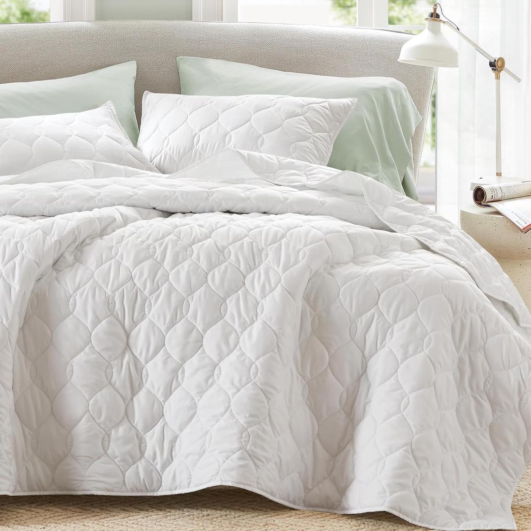 Comfort Spaces Queen Quilt Set Modern Reversible Ogee Coverlet Queen Bedding Set Cozy Quilted Winter Layer, All Season Lightweight Soft Queen Size Quilt, Kienna, Full/Queen White Ogee 3 Piece