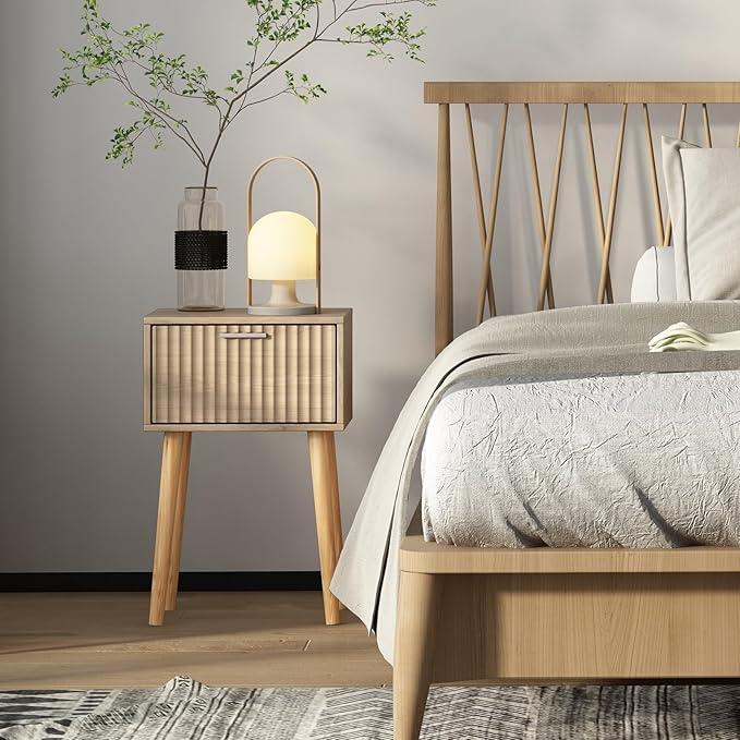 LAATOOREE Nightstands Set of 1, Small Side Table, Bedside Table with Fluted Door, Solid Wood Feet; Modern Mid-Century End Table for Bedroom, Small Space (Natural)