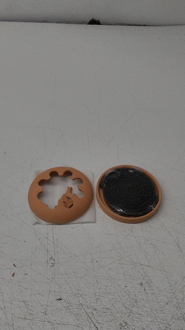 Camping & Patio Citronella Scented Coils Each Coil Burns 7 Hours 6 Coils 1 Ceramic Housing