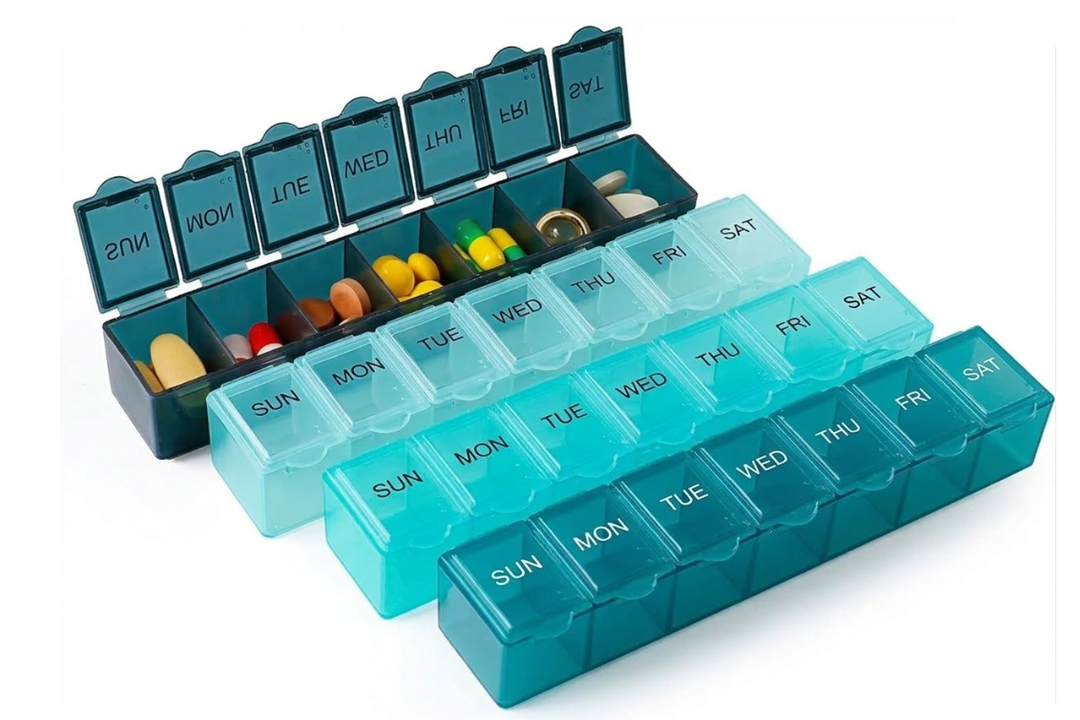4 Pack Weekly Pill Organizer, 7 Days Pill Case Travel Daily Pill Box Portable Medicine Organizer and Planner with Compartment for Vitamins, Fish Oil, Supplements and Medication 