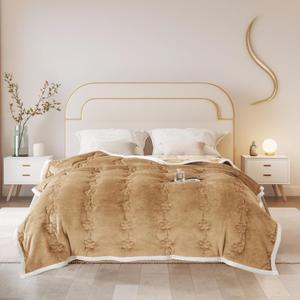 ShowyLive Extra Thick Blanket for Sofa Recliner Bed, Warm 3 Layers Flannel Blanket for Winter Autumn, Plush Quilt, Breathable Velvet Comforter, Washable Throw Blanket 810gsm (Camel 150x200cm)