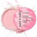 wet n wild Photo Focus Loose Setting Powder, Lightweight Silky Formula, Radiant Tint for a Luminous Glow, Blurring & Oil-Control Finish, Long-Lasting Makeup Setting Powder, Cruelty-Free - Soft Pink