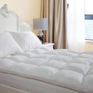 D & G THE DUCK AND GOOSE CO Extra Thick Mattress Topper + All Season Comforter Light Weight Queen Size
