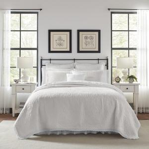 Laura Ashley - King Quilt Set, Lightweight Cotton Bedding with Matching Shams, Home Decor for All Seasons (Heirloom White, King)