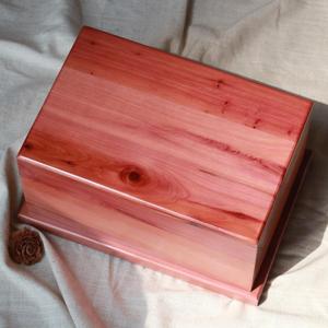 Cedar Wooden Urn for Human Ashes, Cremation Urns for Ashes Male and Female, Handcrafted Solid Wood Urn for Adult Up to 200lbs