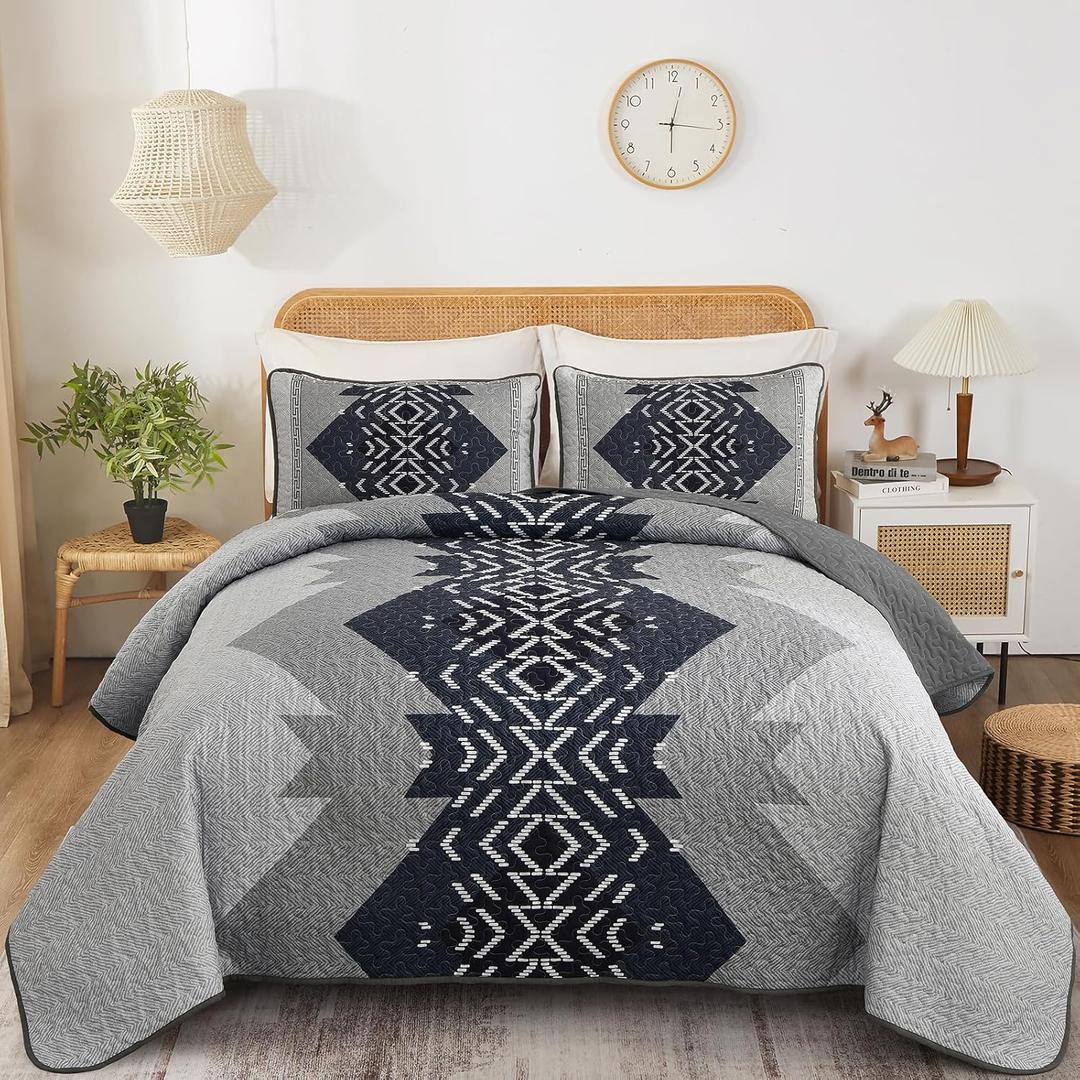 Dintszyayue Queen Size Quilt Set,3 Pieces Boho Bedspread Aztec Texture Quikted Coverlet Set Navy Blue Bedding Sets Geometric Pattern Microfiber Bed Cover for All Season(Navy,90"x96")