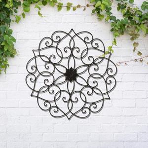 Glitzhome Black Metal Wall Art Decor, 23”H Floral Iron Wall Decor with Ornamental Scroll Design, Indoor Outdoor Wall Accent for Garden Porch Patio