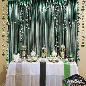 2 x Gradution Party Suppiles Backdrop Decoration 2026, Claas of 2026 Streamer Tinsel Foil Fringe Curtains, Photo Booth Prop Backdrop, Green Grad Photo Backgrounds