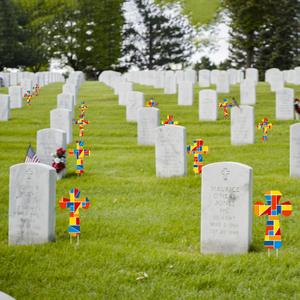 12 Pcs Memorial Cross for Cemetery Grave Stake Religious Bright Cross Yard Signs He is Risen Outdoor Decorations for Memorial Day Veterans Cemetery Headstones Grave Decor