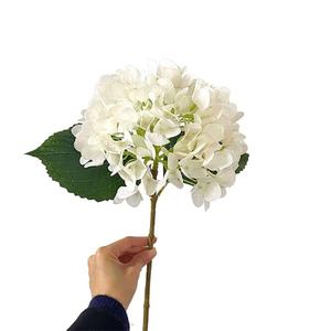 Fake White Hydrangea Artificial Flowers Bouquet 3pcs Real Touch Silk Fake Hydrangeas Heads with 176 Petals and Stems Fall Faux Hydrangeas Flowers for Table Centerpieces Party Floral Arrangements