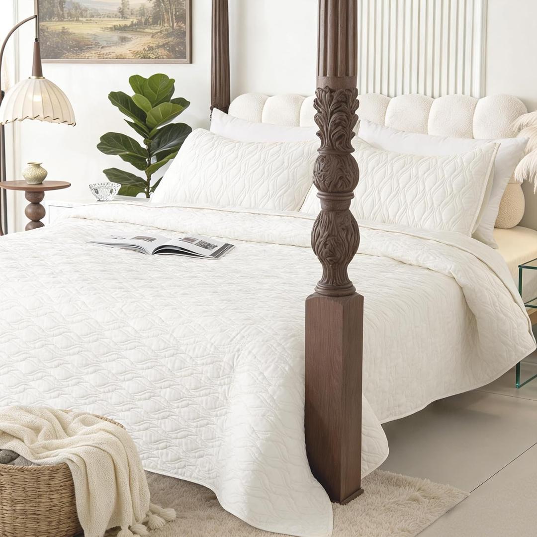 Velvet Quilt Set Oversized King Size 120x120 Bedspread with 2 Pillow Shams Ultra Soft Polyester Bedding All Season Decor for Bedroom Guest Room Hotel Retro Pastoral Home Decor, Cream white