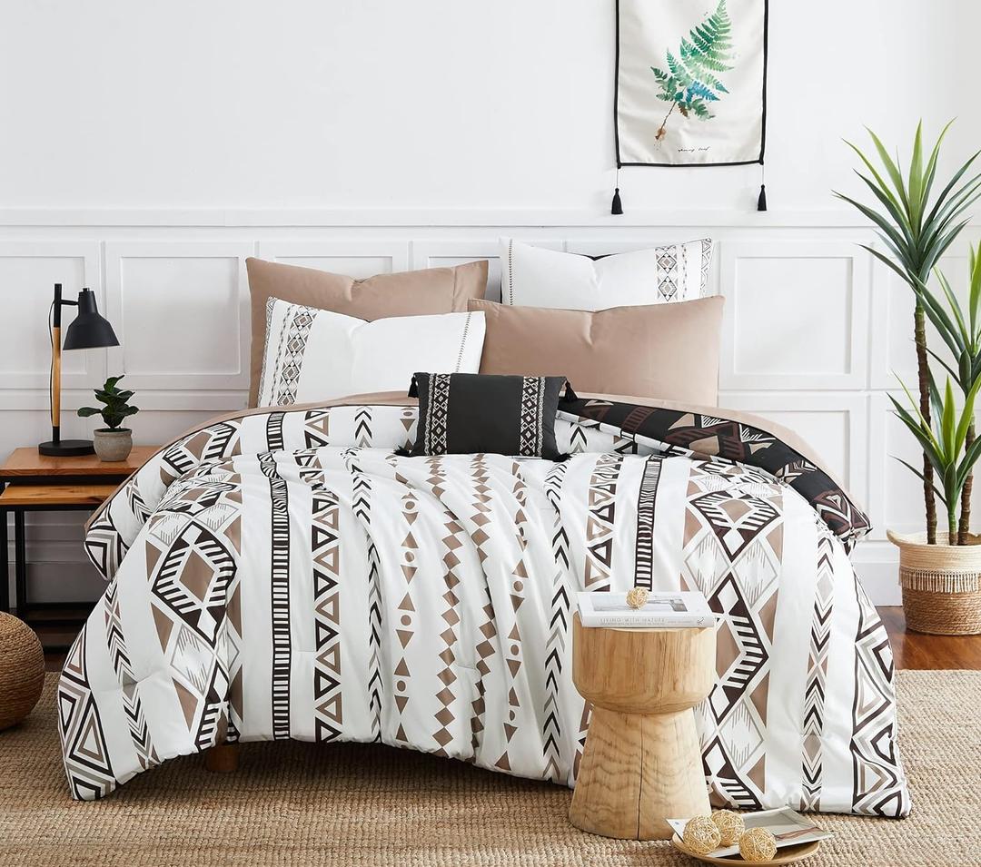 Geniospin Cal King Size Comforter Set- 7 Pieces Boho Bed in a Bag, Western Bedding Set for All Seasons, Reversible Aztec Bedding, Lightweight Comforter Bed Set with Sheets, Pillowcases & Shams (Brown)