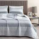 Great Bay Home 3-Piece Reversible Quilt Set with Shams. All-Season Bedspread with Patchwork Striped Pattern. Dorothea Collection (King, Grey)