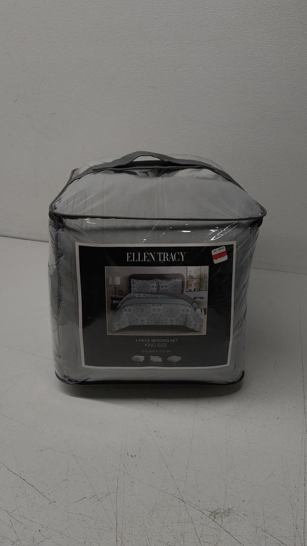 Ellen Tracy 4-pc ensemble Medallion Bedding set King size