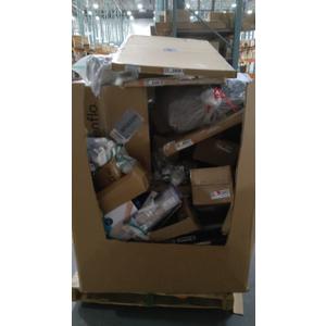 Pallet of salvage items