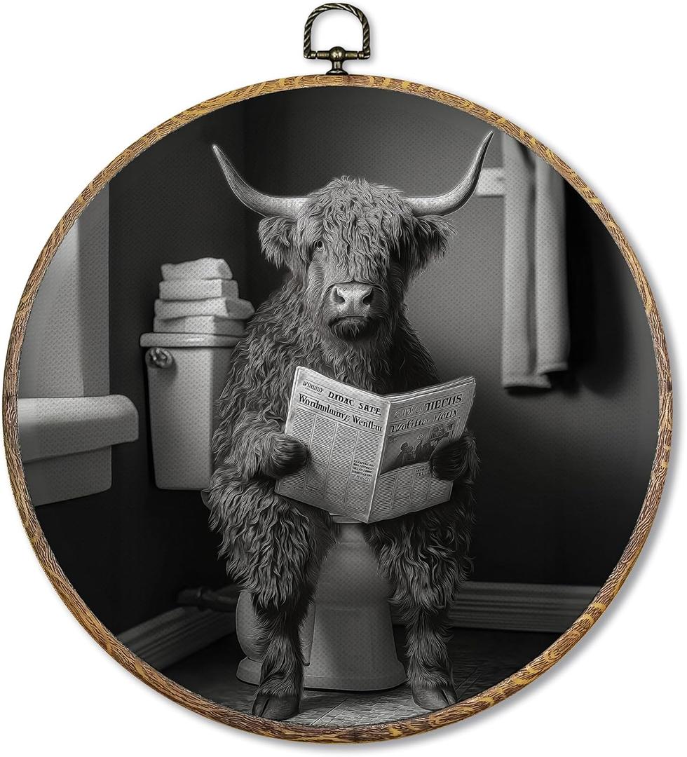 Pugwak Funny Highland Cow Bathroom Round Wall Art Decor, Western Cow Canvas Art Framed, Funny Farm Animal Reading on Toilet Artwork Wall Hanging Decor for Bathroom Washroom Restroom, 10x10in