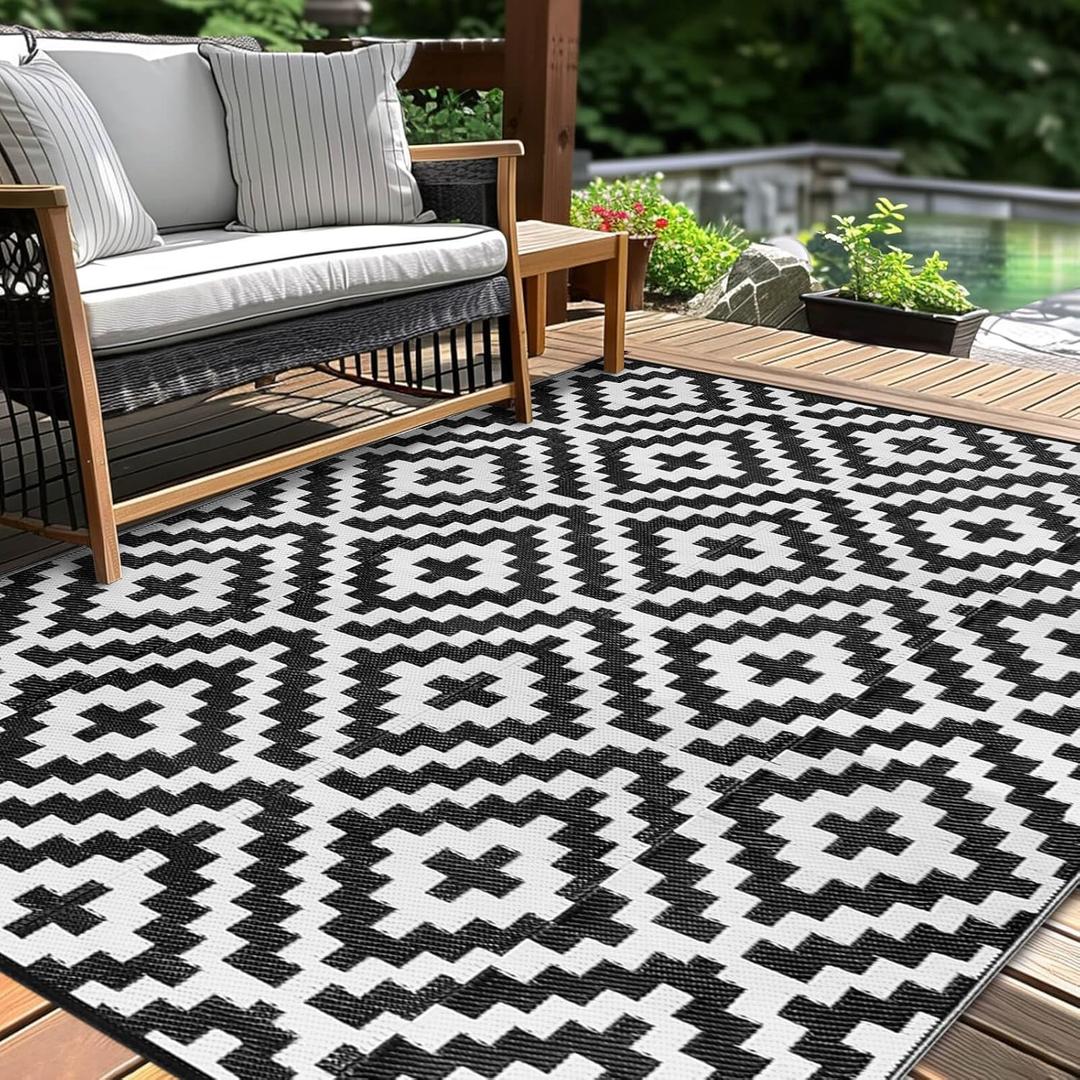 Outdoor Patio Plastic Straw Rug - 4x6 ft Outdoor Camping Rug Waterproof Reversible, Area Carpet Patios Clearance RV, Outside Porch Balcony Deck for Camper, Black & White