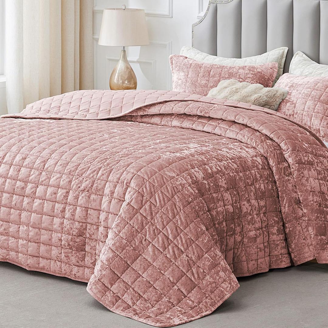 BEDELITE Velvet Quilt Set King Size - Luxury Velvet Comforter Bedding Set 3 Pieces, Soft Cozy Shiny Dusty Pink Oversized Bedspread Coverlet for All Seasons with 2 Pillow Shams