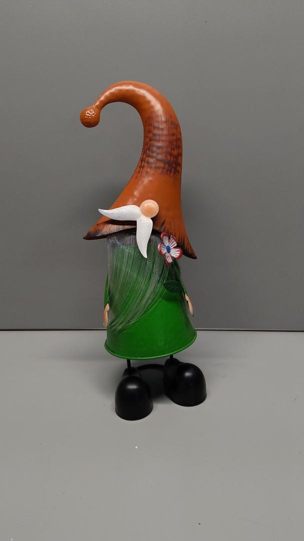 Metal Gnome Yard Art Outdoor Garden Gnome Statue  and Solar Lights Outdoor Decor, Gnomes Swing Garden Decor,