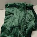 PAVILIA Emerald Green Fleece Throw Blanket for Couch, Dark Green Forest Super Soft Fuzzy Flannel Throw for Sofa, Luxury Plush Microfiber Bed Blanket, Cozy Home Decorative Velvet Gift Blanket, 50x60