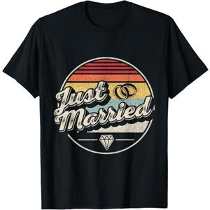 Retro Vintage Just Married Couple T-Shirt, L