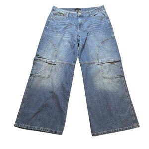 Unisex Faded Blue Jeans Medium