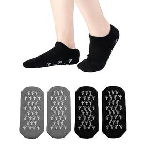 Moisturizing Socks, 2 Pairs Dry Cracked Feet Lotion Socks for Women, Foot Moisturizing Socks, Silicone Socks, Foot Care Heel Socks, Spa Socks (Black and Grey, Size Up to US 7)