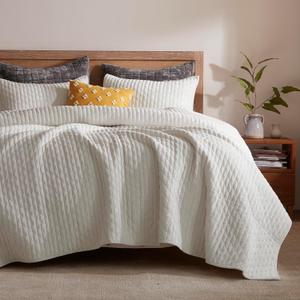 LEAONME Velvet Quilt California King Size 118''x106'', Lightweight White Velvet Comforter Set with 2 Matching Shams, Soft Cross Stitch Bedspread Coverlet, Oversized King Bedding Set for All Season