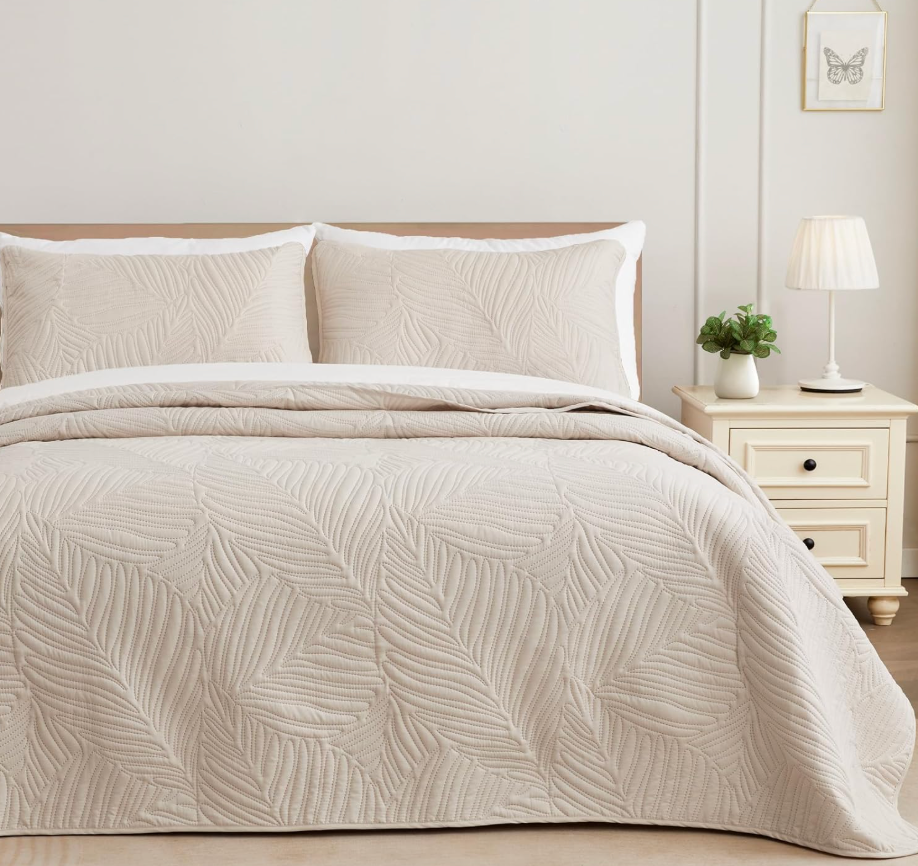 King Size Quilt Bedding Set, Lightweight Brich Beige Quilts King Size for All Seasons, Soft Microfiber Bedspreads Coverlets Bed Cover with Leaf Pattern, 3 Piece