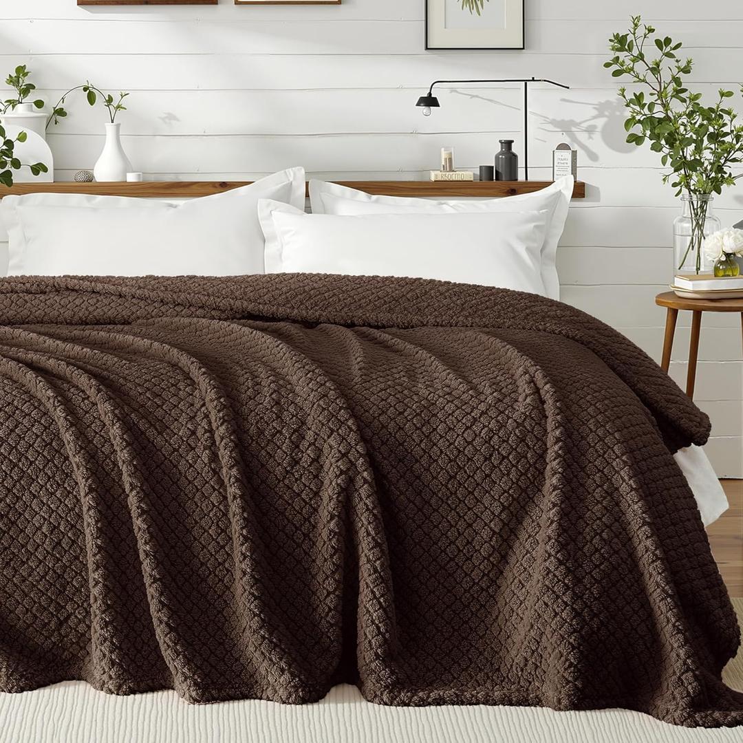 Exclusivo Mezcla Queen Size Fleece Blanket for Bed, Extra Soft Warm Decorative Fuzzy Blanket for Women, Lightweight Cozy Bedding Blankets, 90x90 Inches, Coffee