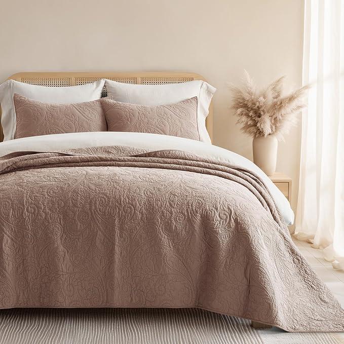 EVERGRACE 100% Cotton Paisley Quilt Set, King Size 3 Piece Set – Prewashed Lightweight Bedspread with 2 Shams, Soft Matelasse Coverlet for All-Season, Dusty Brick (Red Undertones)